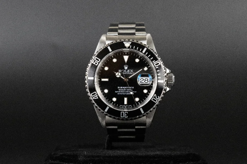 Rolex<br>16610 Submariner Date Black Dial