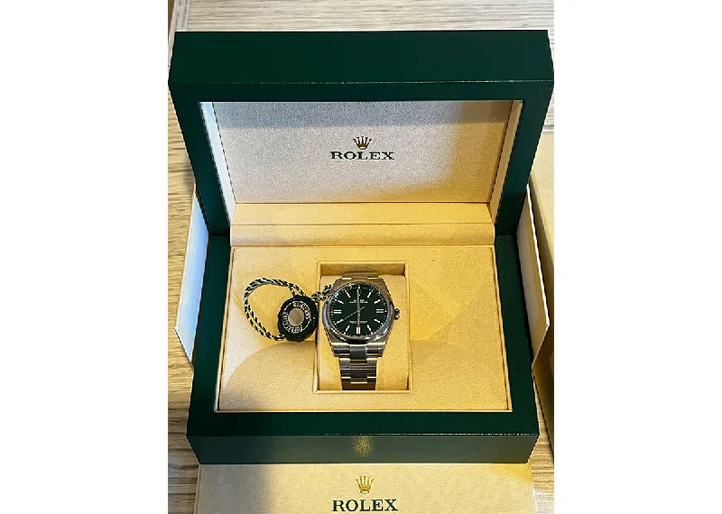 Rolex Oyster Perpetual 41mm 124300 Oystersteel Green Dial